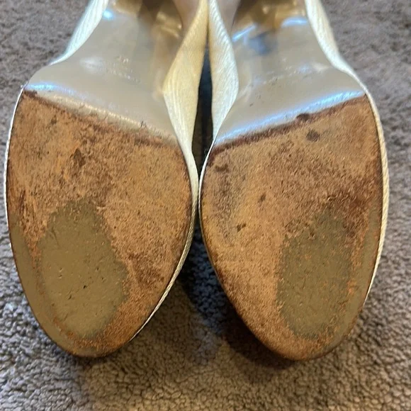 Yves Saint Laurent Women's Cream Pumps - Authentic - Picture 5 of 12